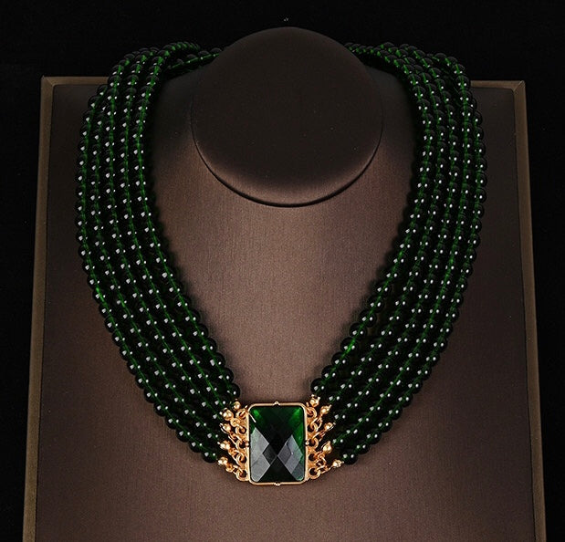 Emerald green crystal glass vintage necklace & earrings set