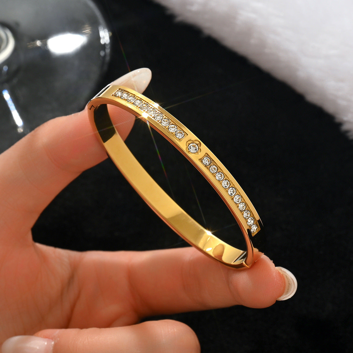 Clover Design Stainless steel 18k gold plated bangle,color-resistant bangle