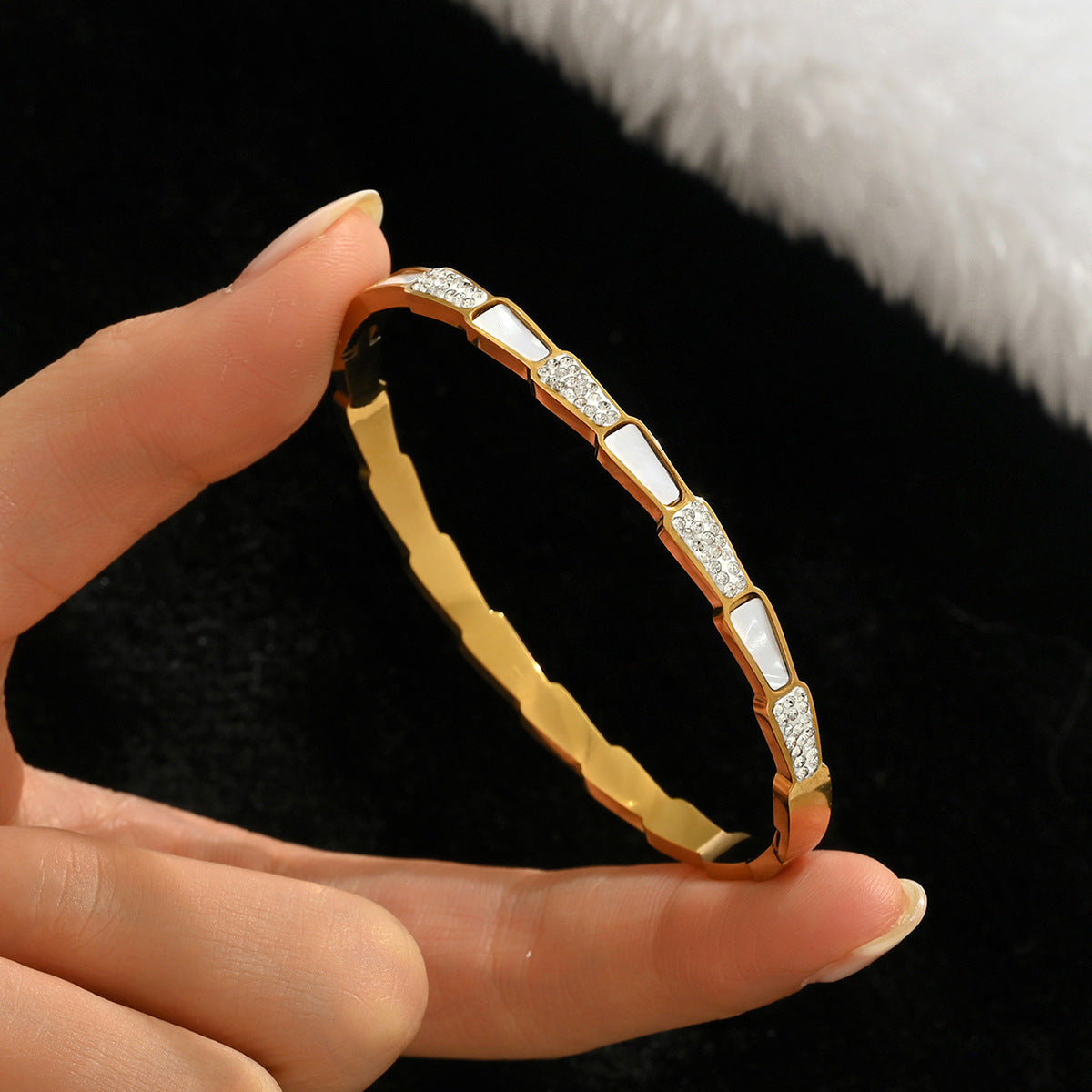 Stainless steel with Zircon or rinestone design bling bangles,18k gold plated color-resistant bangles