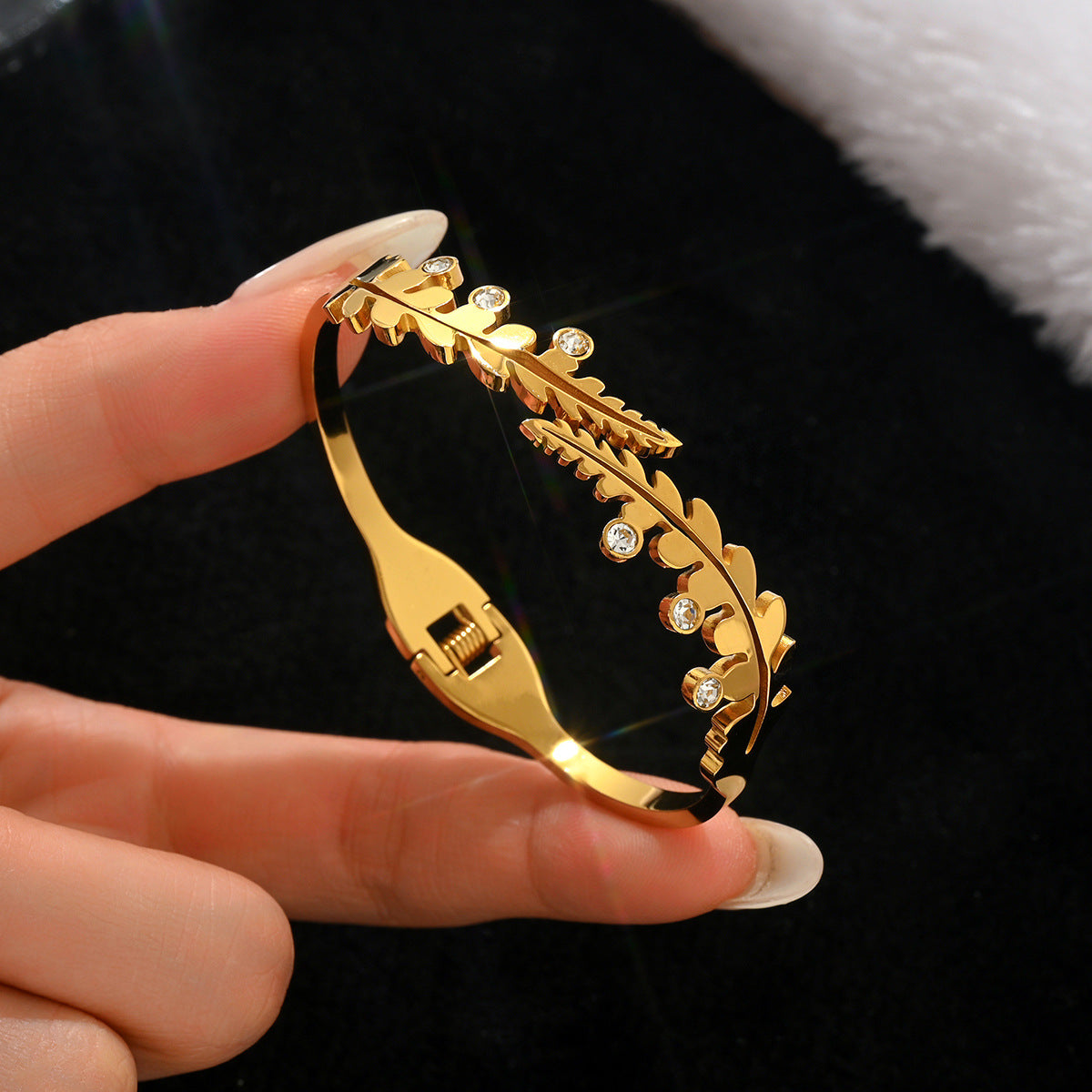 Stainless steel with Zircon or rinestone design bling bangles,18k gold plated color-resistant bangles