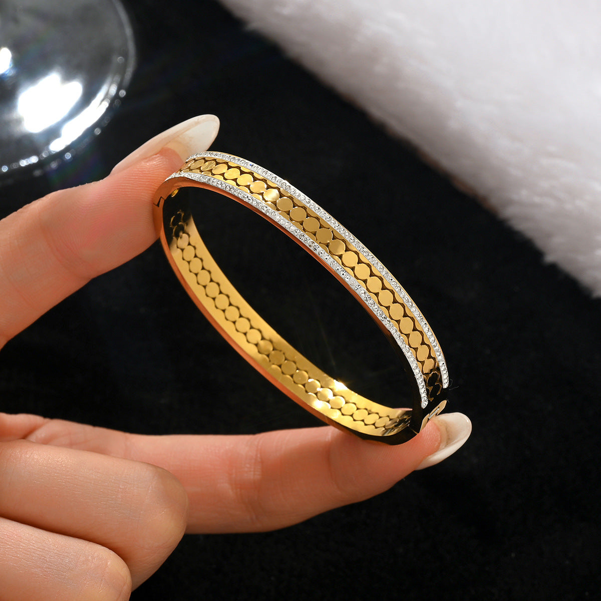 Stainless steel with Zircon or rinestone design bling bangles,18k gold plated color-resistant bangles