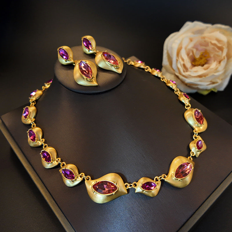 Brushed matte vintage rose red rhinestone teardrop earrings and necklace set