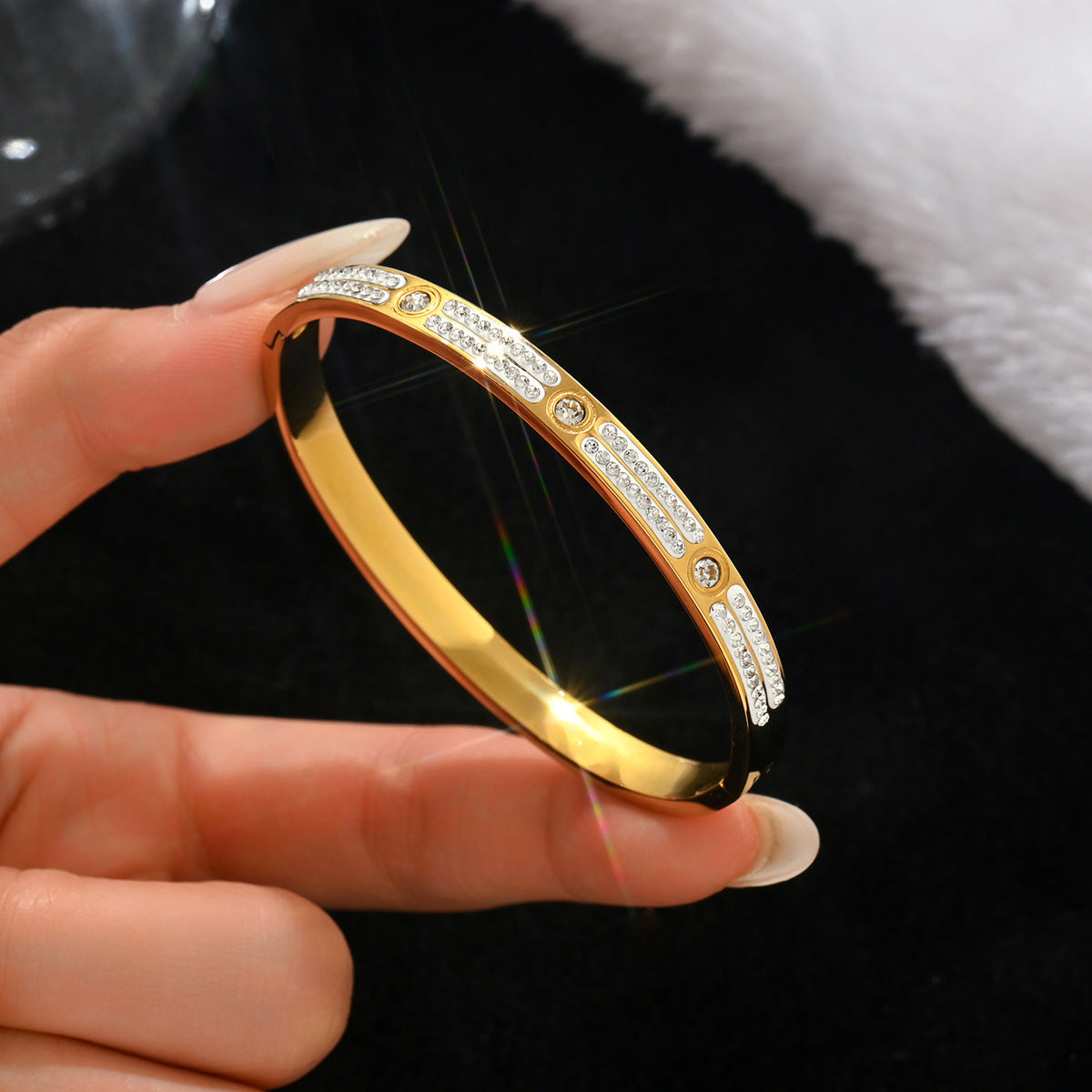 Stainless steel with Zircon or rinestone design bling bangles,18k gold plated color-resistant bangles