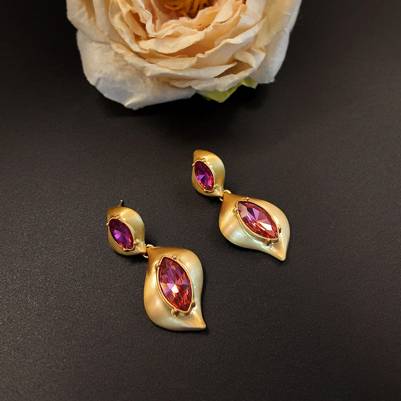 Brushed matte vintage rose red rhinestone teardrop earrings and necklace set