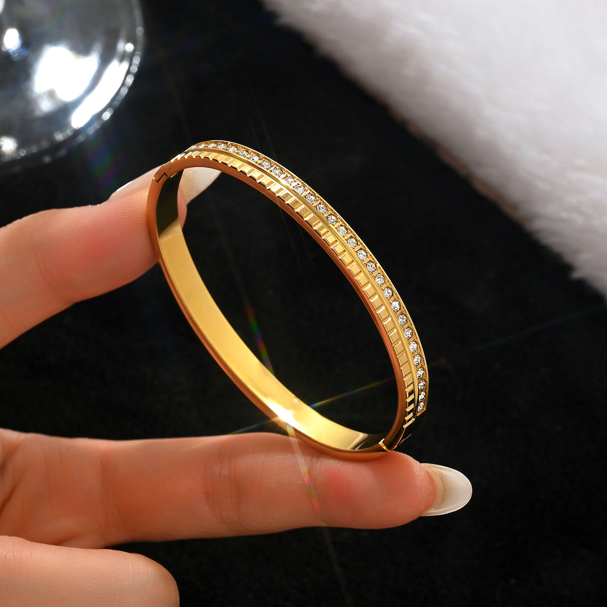 Stainless steel with Zircon or rinestone design bling bangles,18k gold plated color-resistant bangles