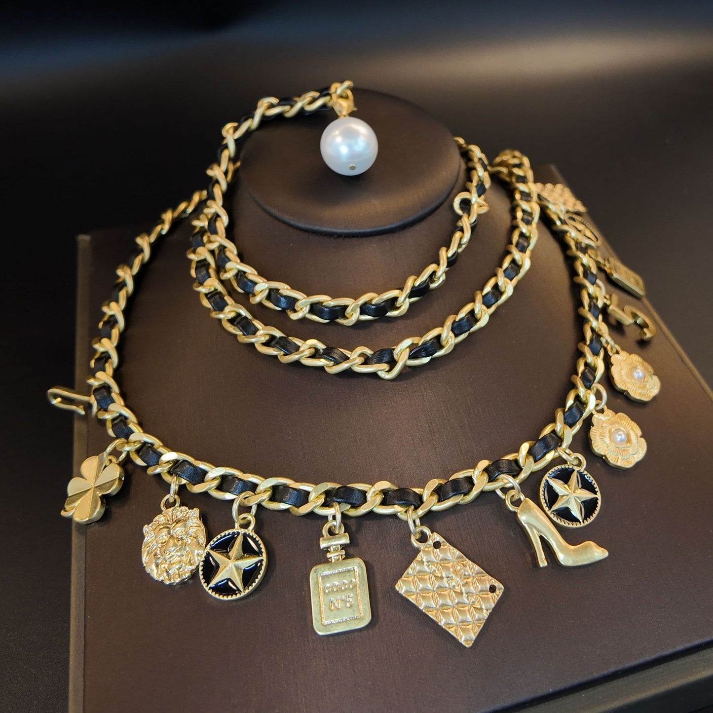 Vintage Set High-end floral digital bag perfume tassel pendant PU gold-plated chain and bracelet