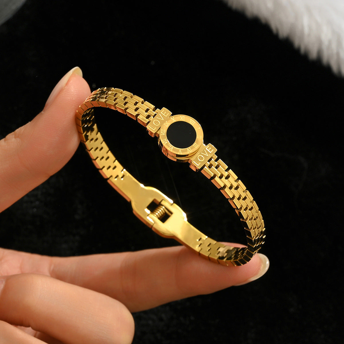 Stainless steel with Zircon or rinestone design bling bangles,18k gold plated color-resistant bangles