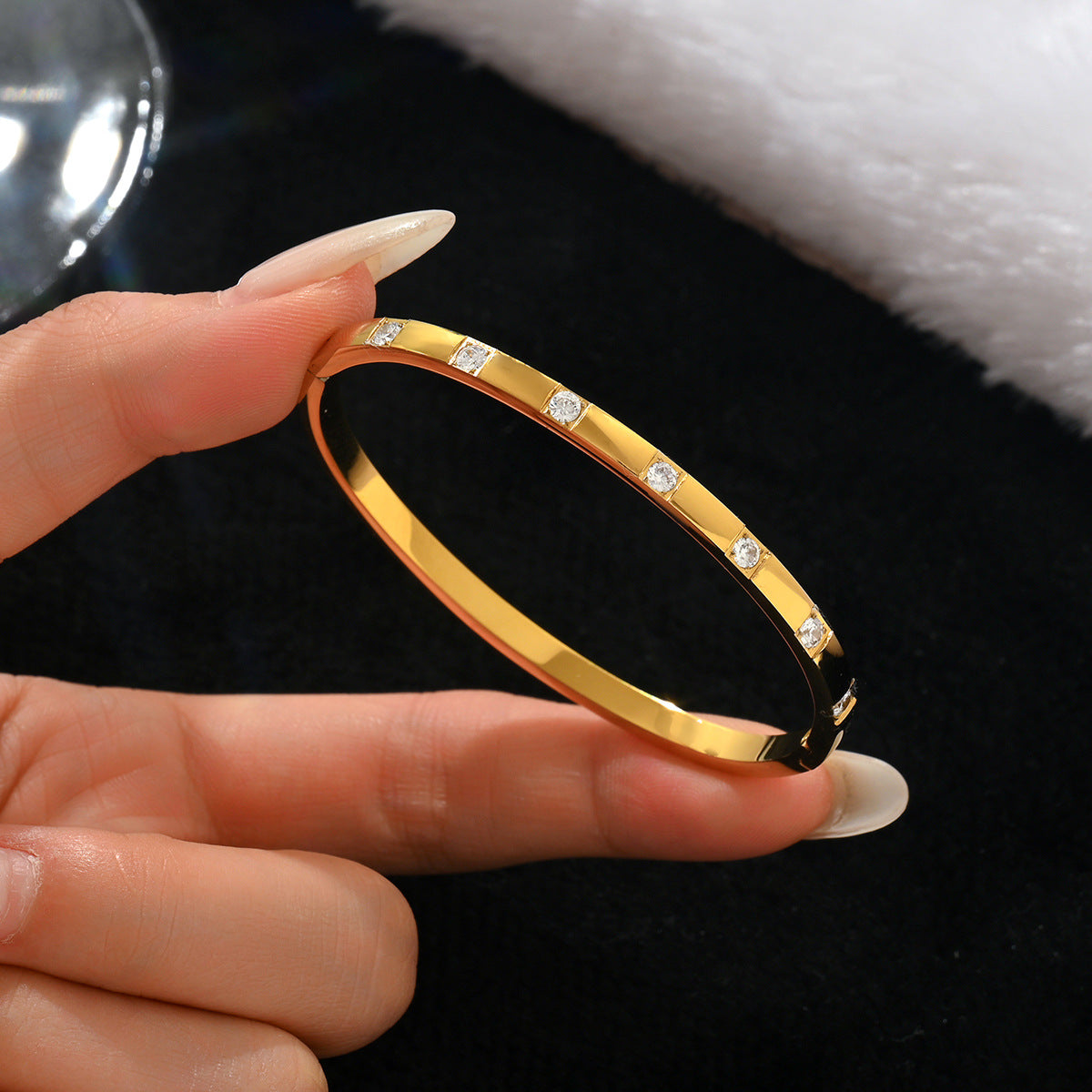 Stainless steel with Zircon or rinestone design bling bangles,18k gold plated color-resistant bangles
