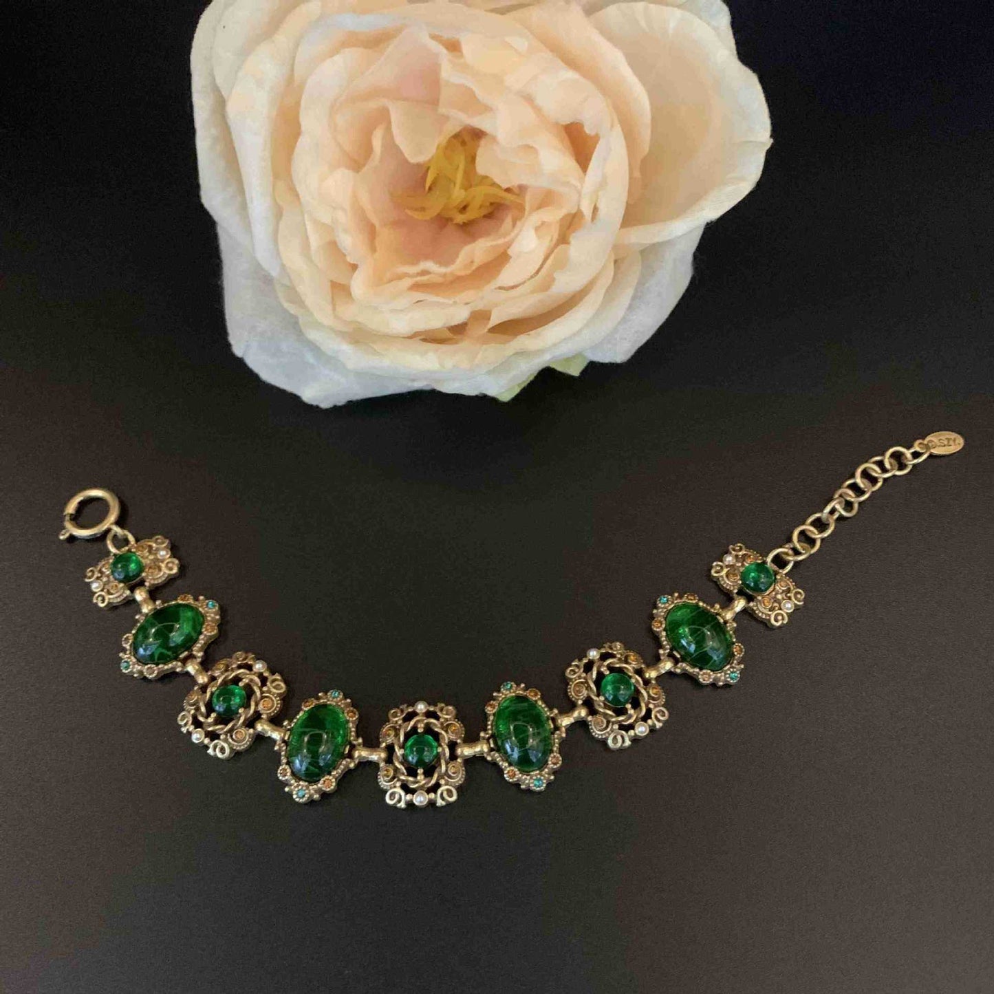 Vintage Green Glass Hollow Diamond-Studded Necklace, Bracelet and Earrings Set