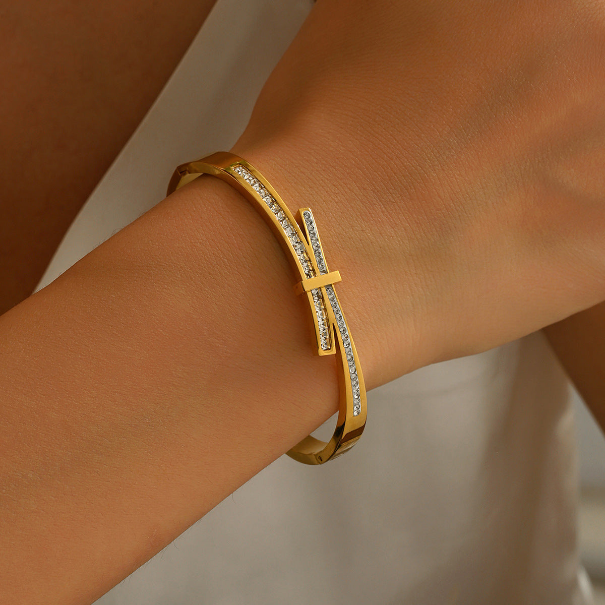 Stainless steel with Zircon or rinestone design bling bangles,18k gold plated color-resistant bangles