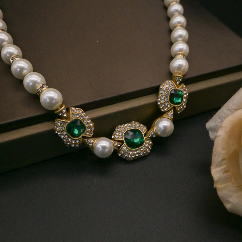 Vintage Fashion Elegant Court Pearl Necklace and Earrings set