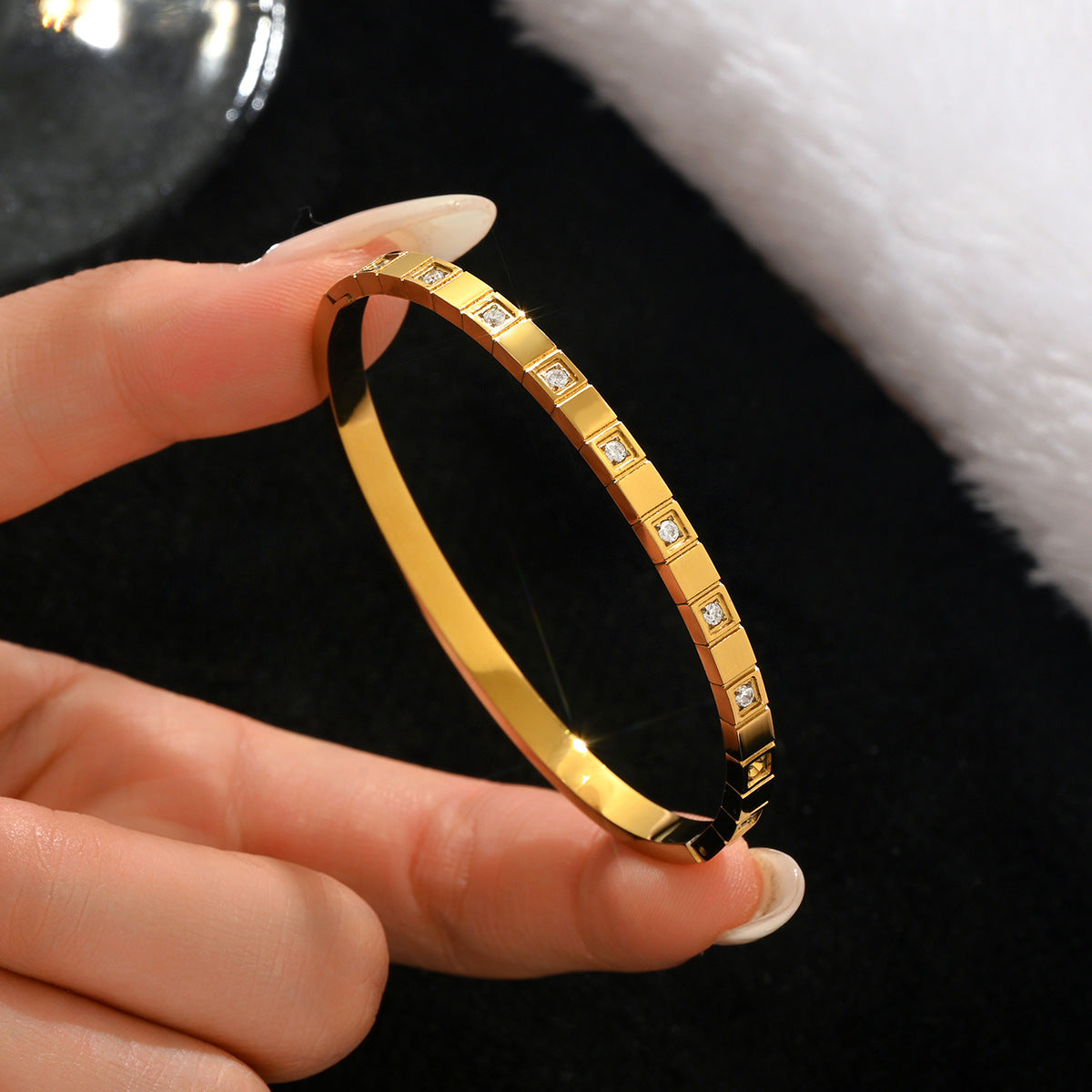 Stainless steel with Zircon or rinestone design bling bangles,18k gold plated color-resistant bangles