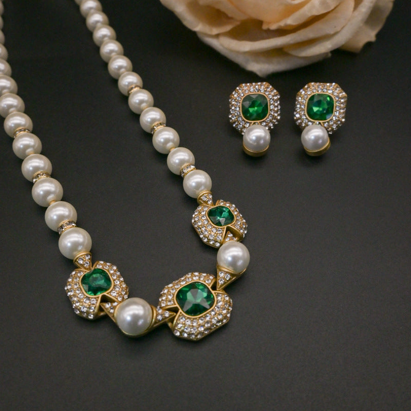 Vintage Fashion Elegant Court Pearl Necklace and Earrings set