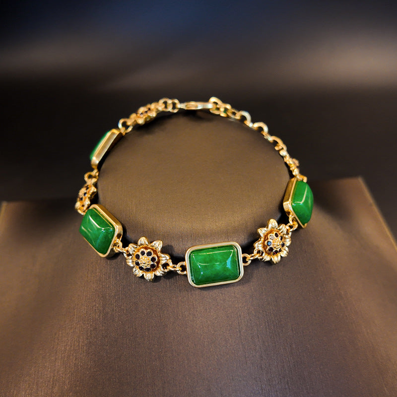 Vintage Green Natural Stone Diamond-Studded Sunflower Earrings, Bracelet, and Necklace Set